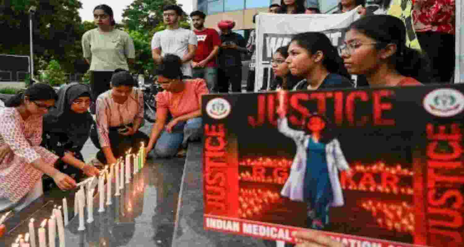 RG Kar: Day before SC hearing, medics take out rallies