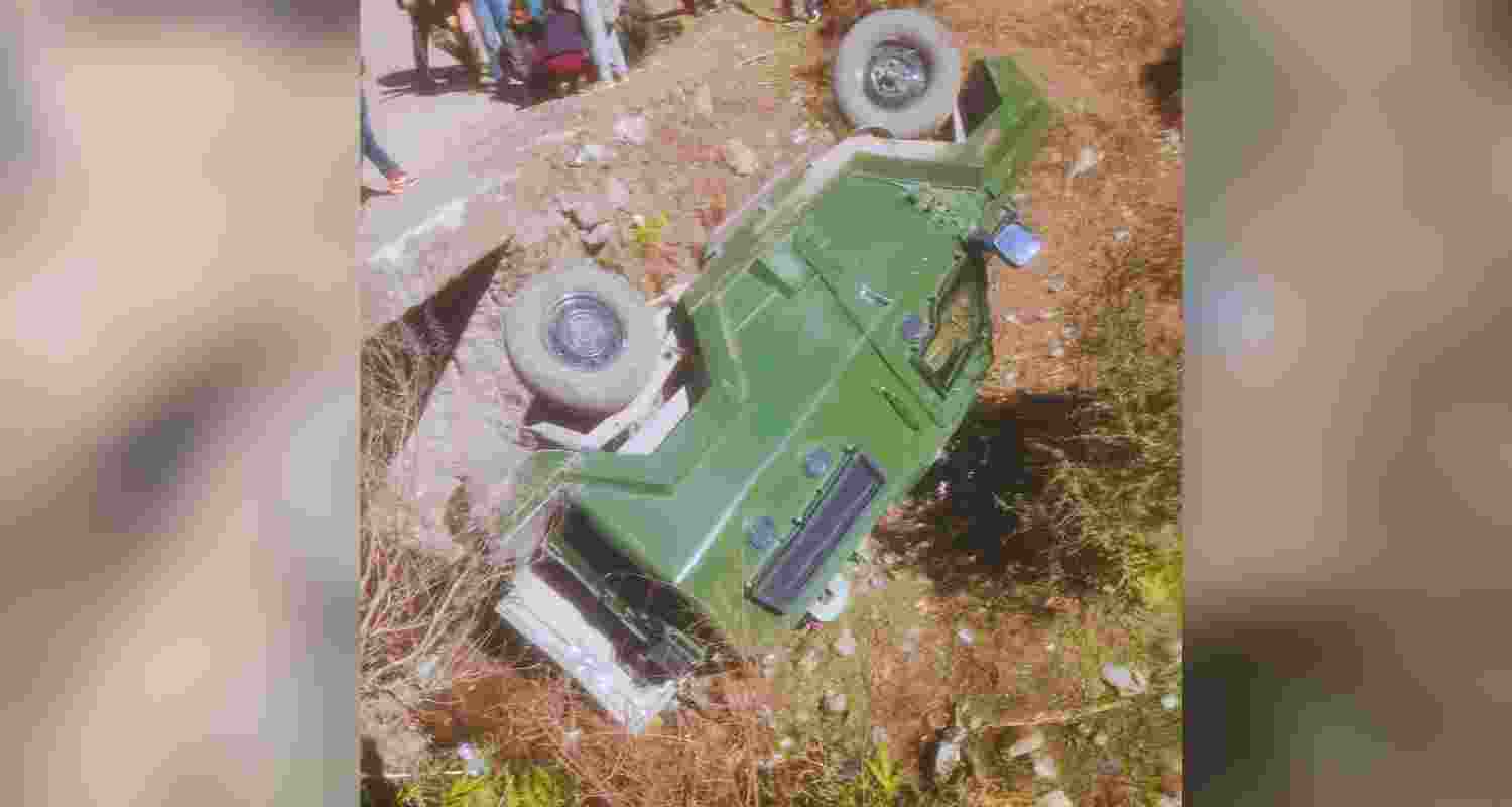 Vehicle overturns in Poonch district leaving four Army personnel injured. 
