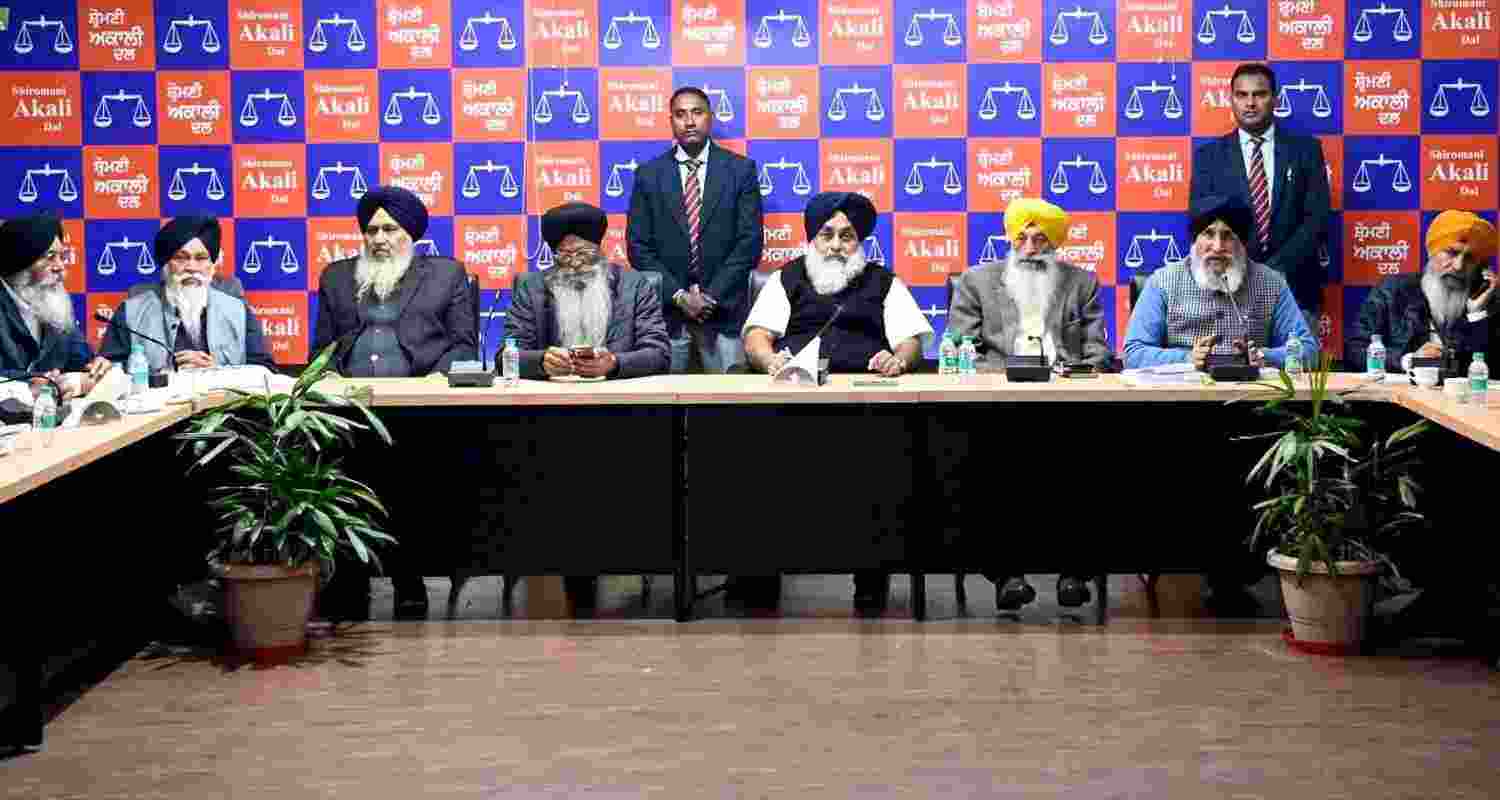 Meeting was held with all the members of the Shiromani Gurdwara Parbandhak Committee at the Shiromani Akali Dal headquarters in Chandigarh. 