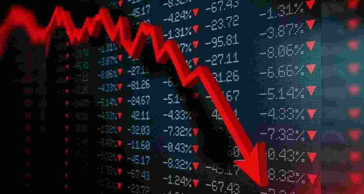 Sensex tanks over 1,000 pts as IT stocks crash