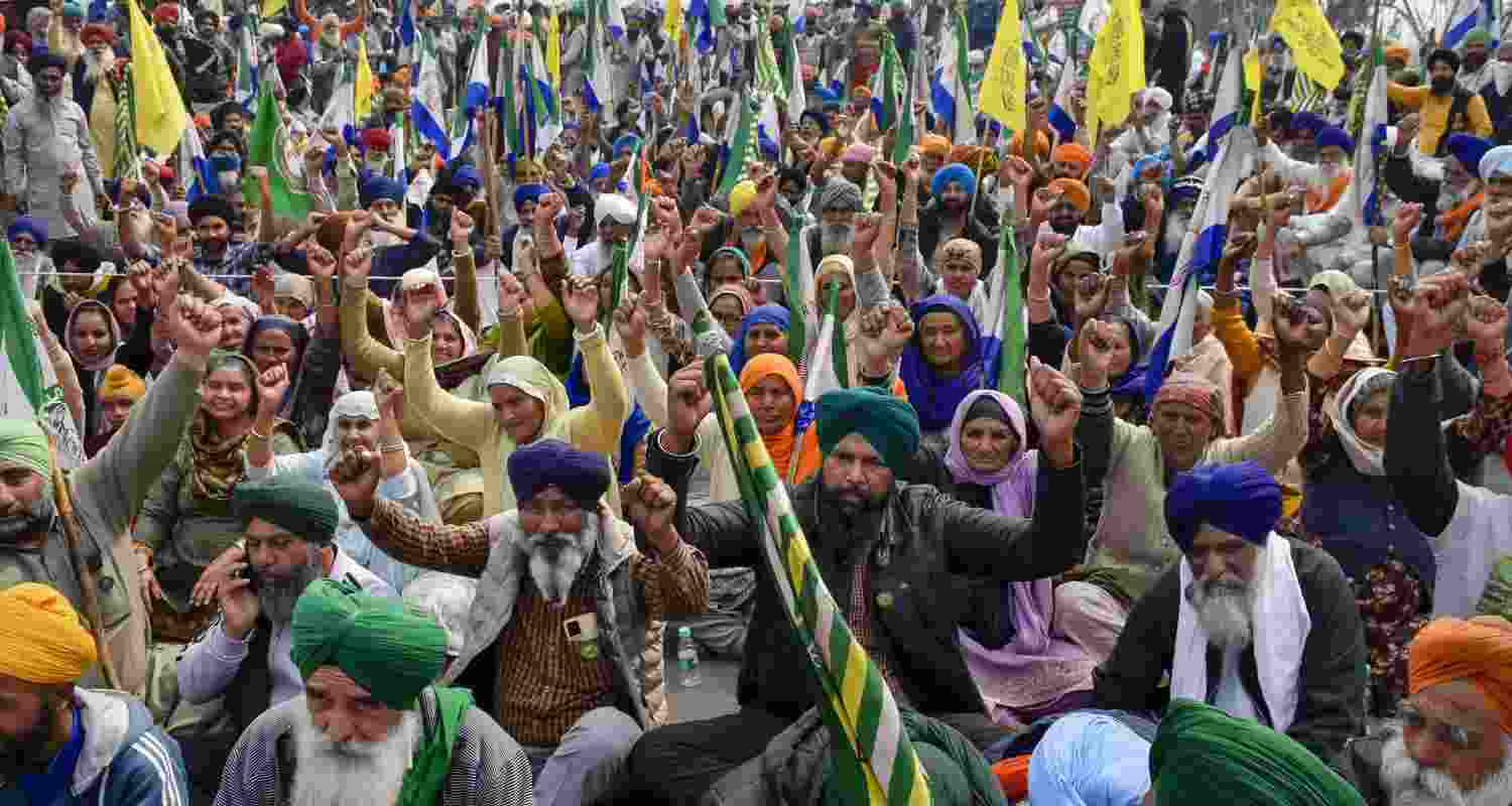 A crowd of protesting farmers on Patiala shambhu border
