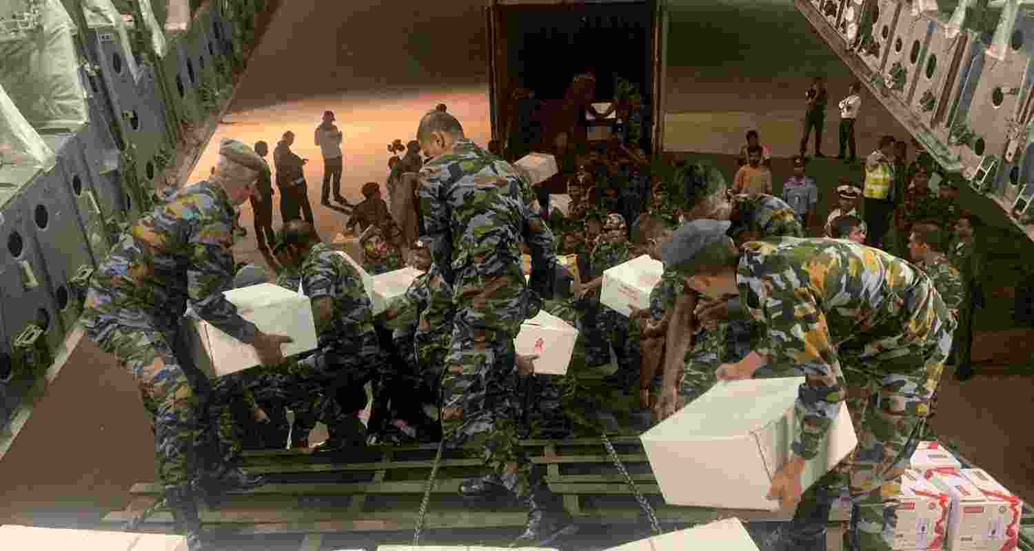 An Indian Air Force C-17 has airlifted a 65-ton Bailey Bridge from Hindan to Colombo, boosting ongoing HADR efforts in Sri Lanka.