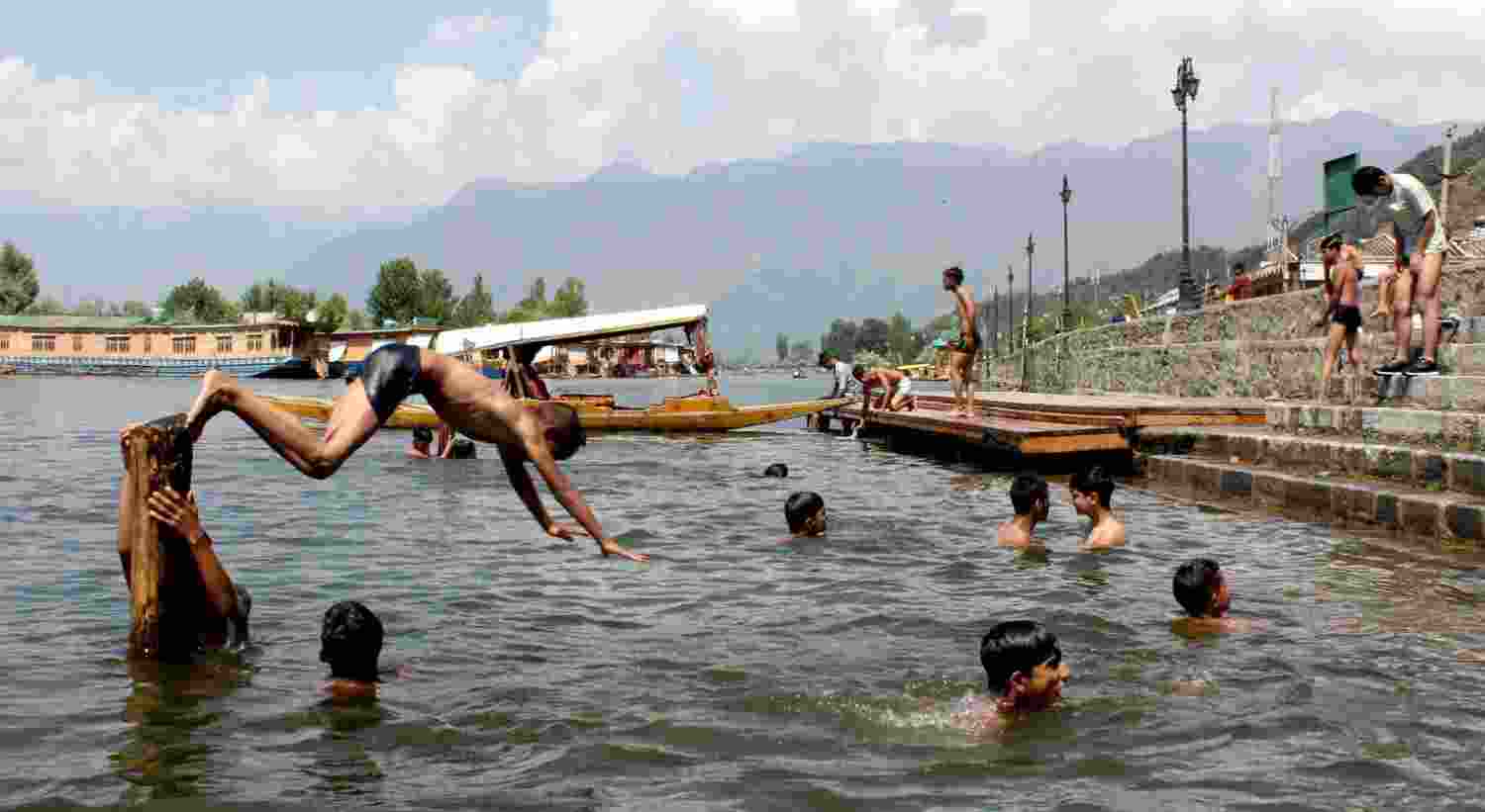 At 35.7°C, Srinagar warmer than Delhi, Mumbai, Kolkata