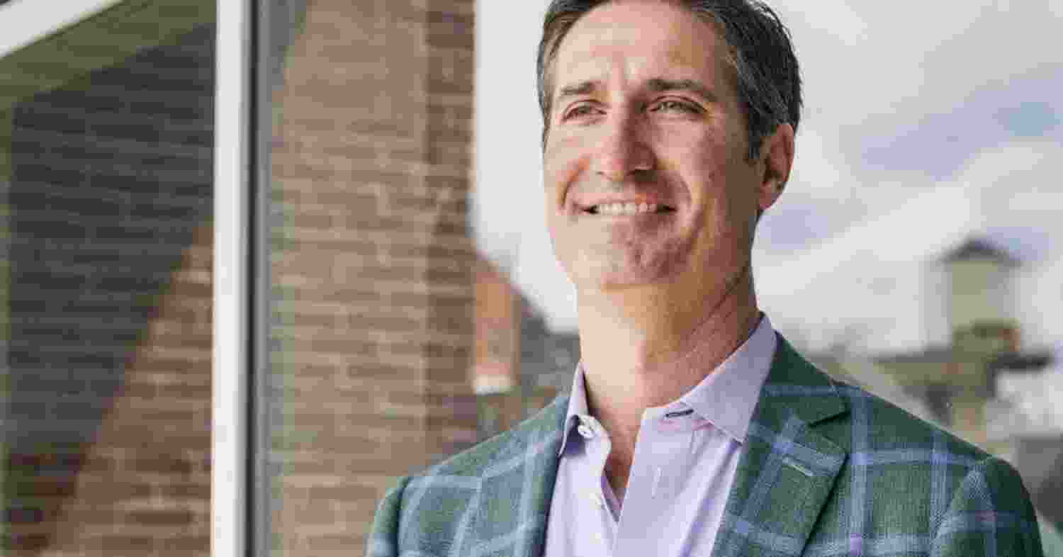 Should Starbucks CEO commute 1,000 miles or work remotely?