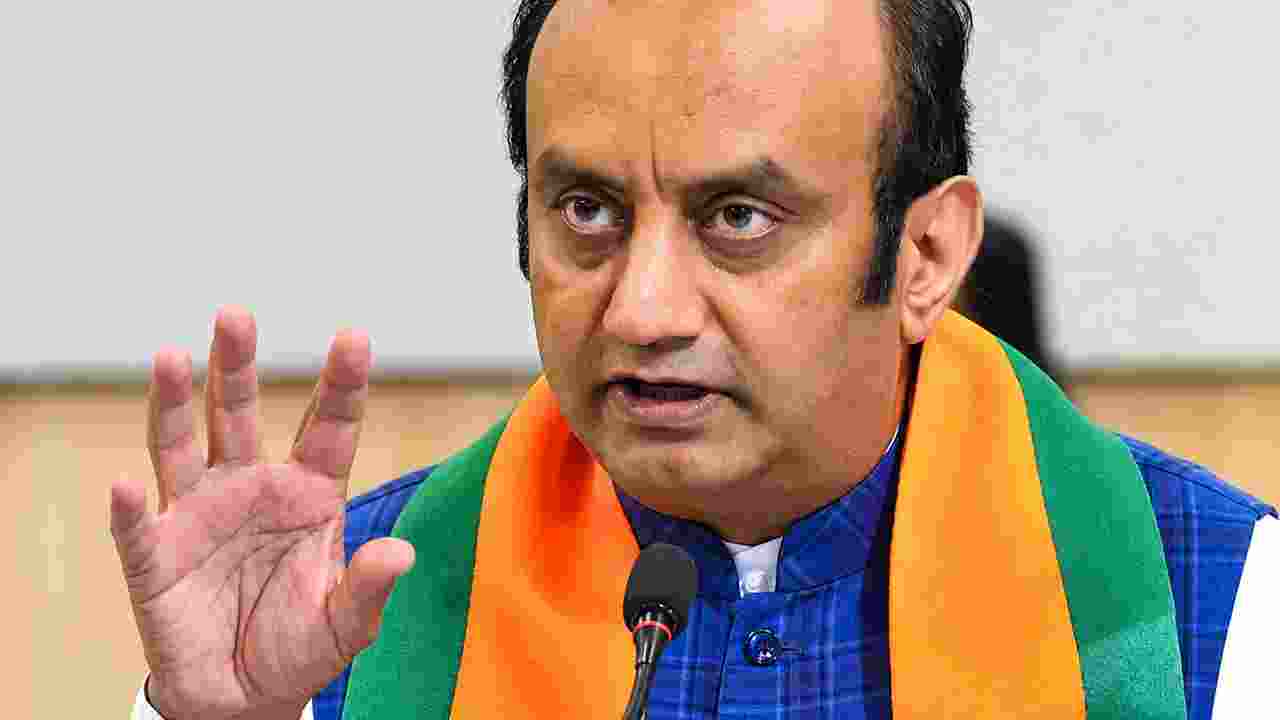 Sudhanshu Trivedi targets Congress in sharp attack.