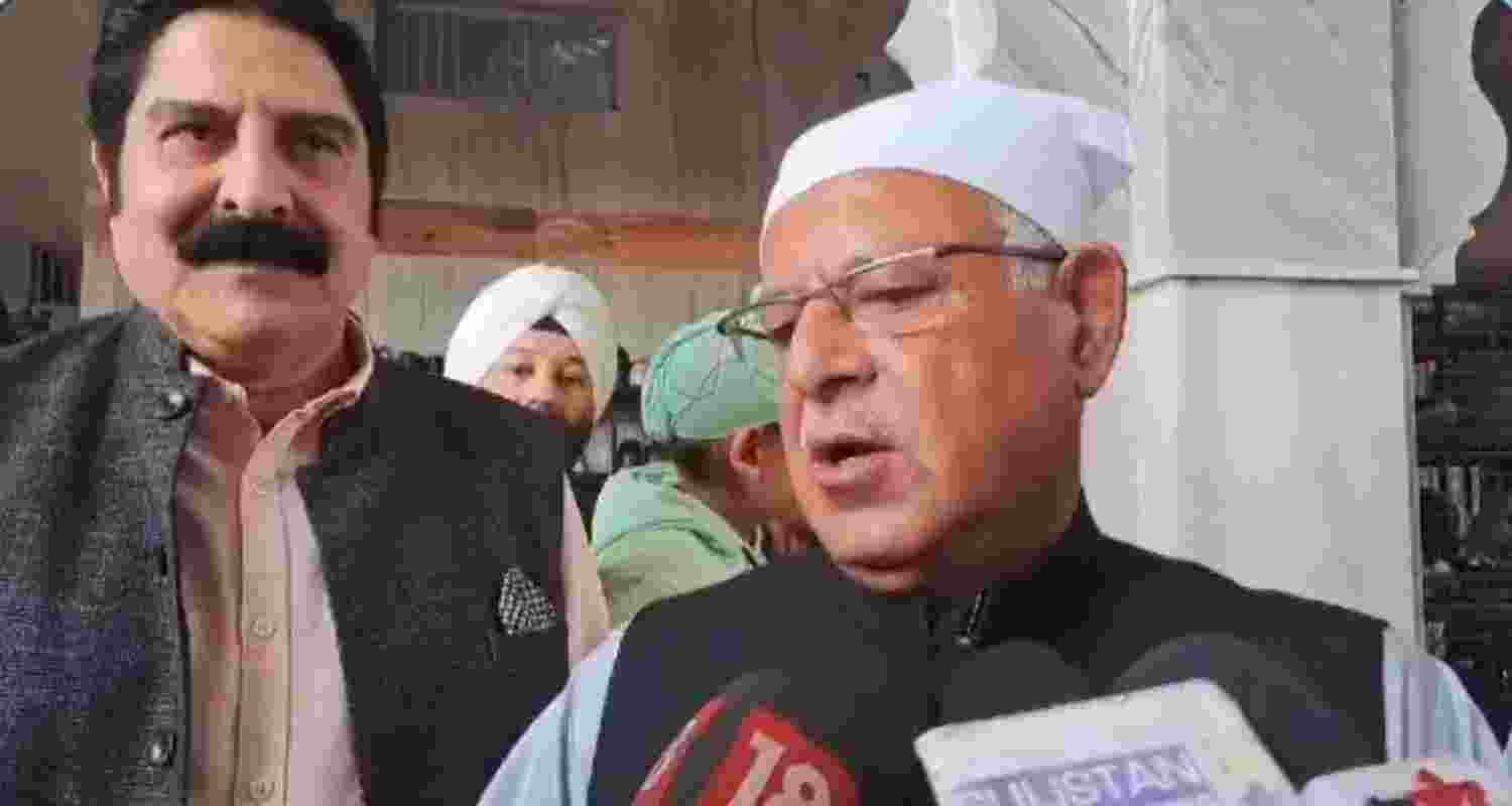 J&K Congress President Tariq Hamid Karra adressing reporters.