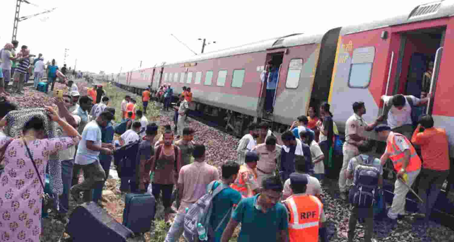 Bengaluru-Kamakhya Express derails, 1 dead, many injured