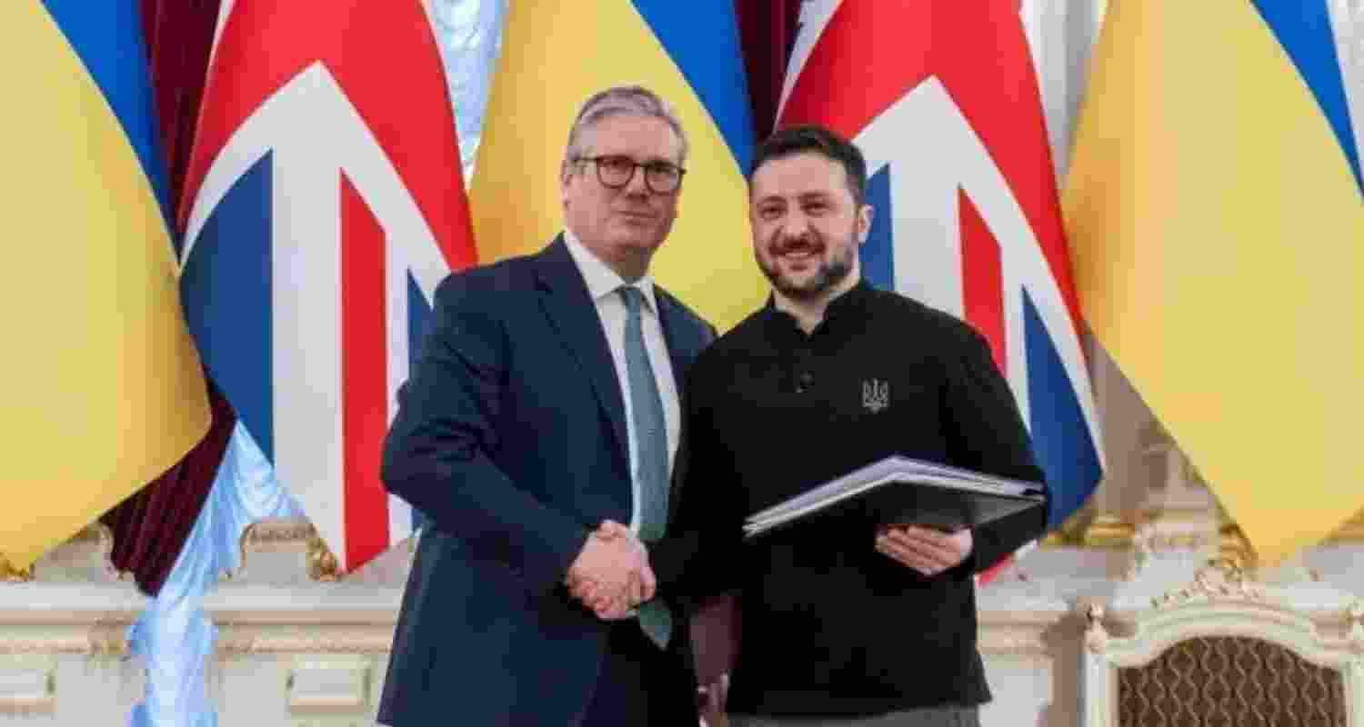 British Prime Minister Keir Starmer greets Ukrainian President Volodymyr Zelenskyy at 10 Downing Street. Image: X