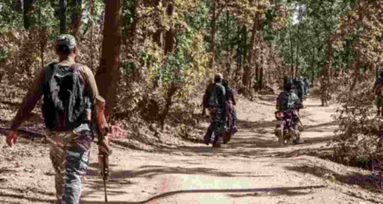 Maoist-triggered IED blast injures STF jawan.