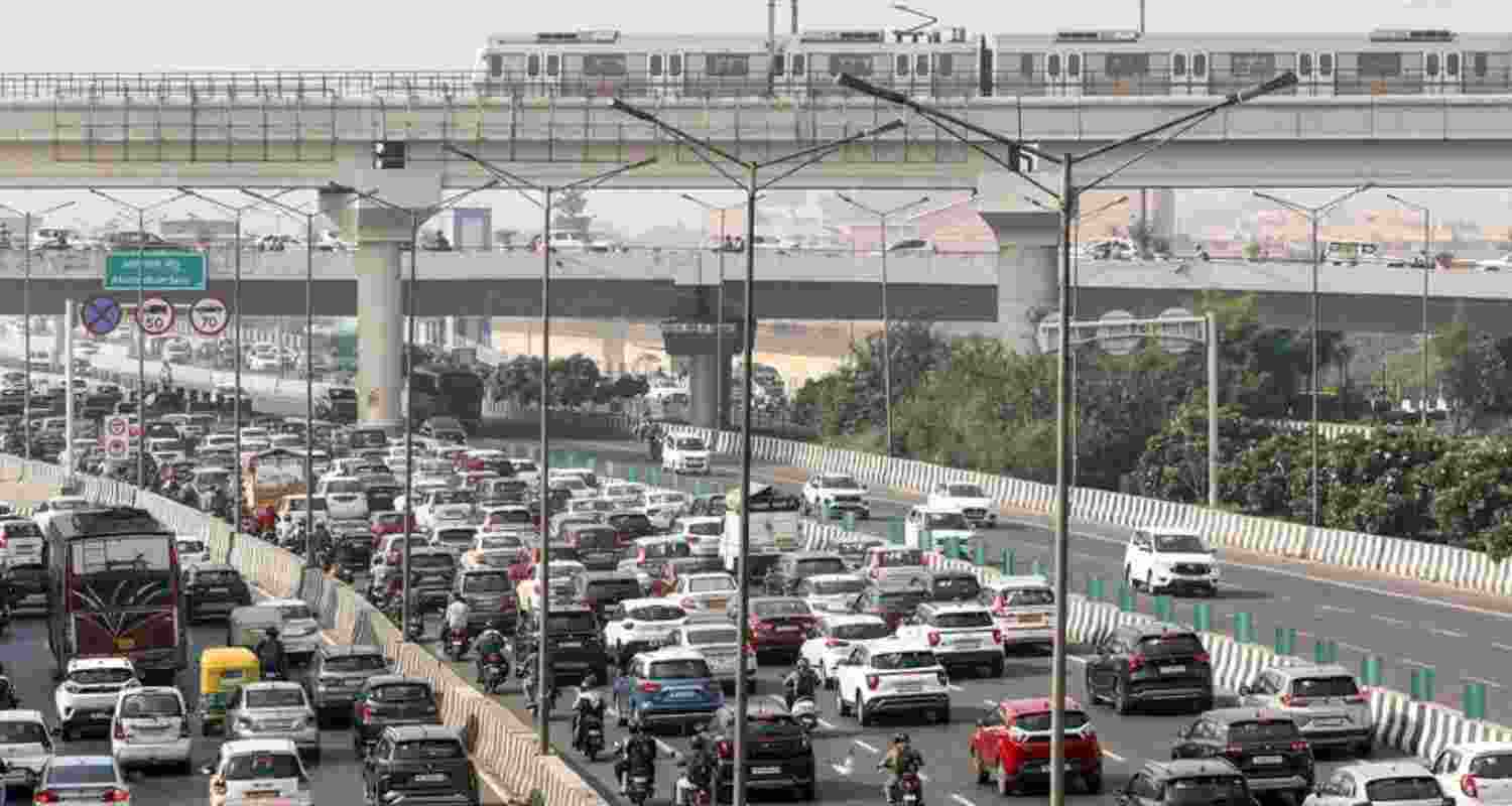 Delhi bans entry of  'polluting vehicles' from Nov 1