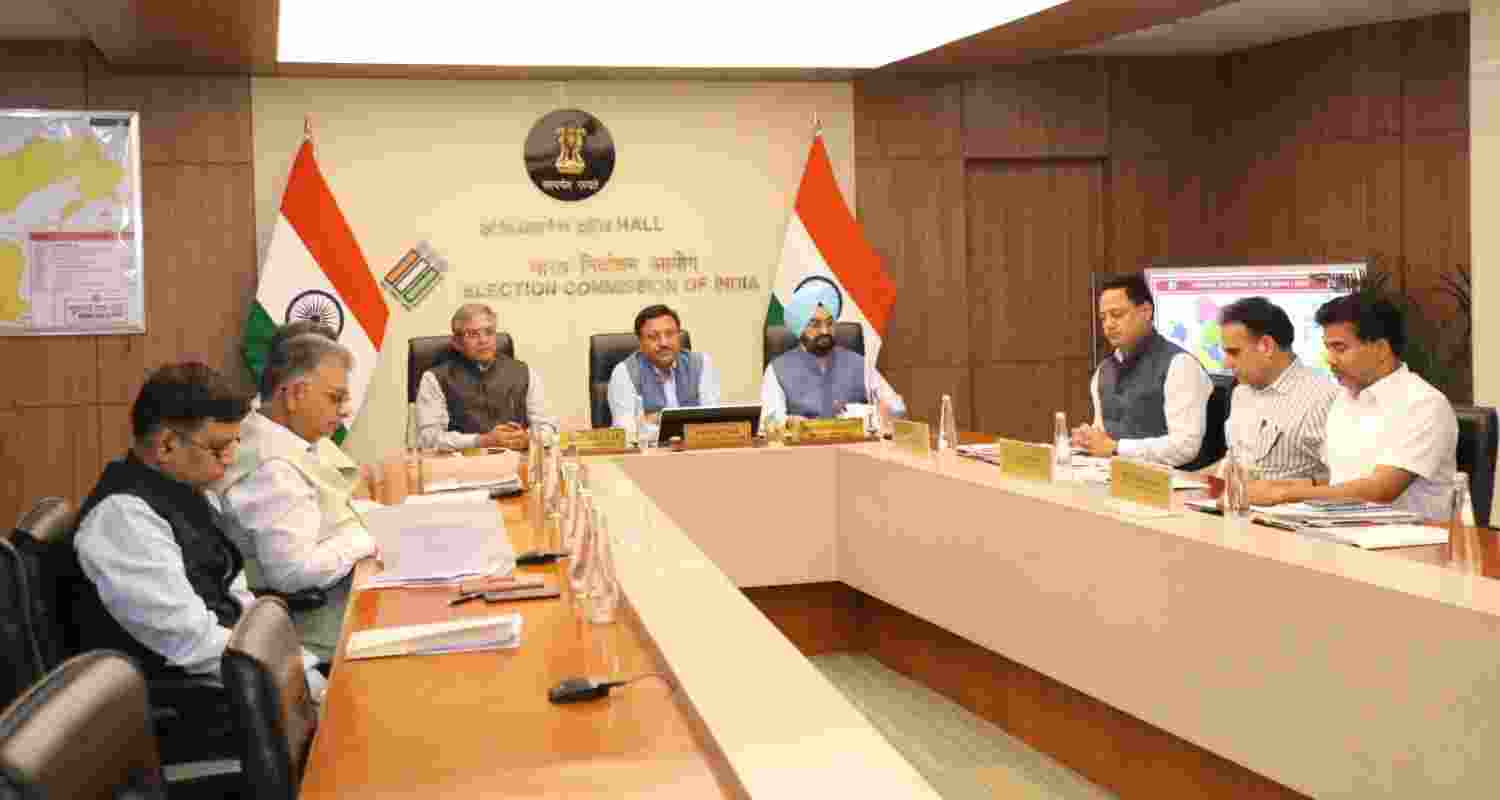 Election Commission Holds Video Conference with Observers for Phases Five and Six of Lok Sabha Polls.