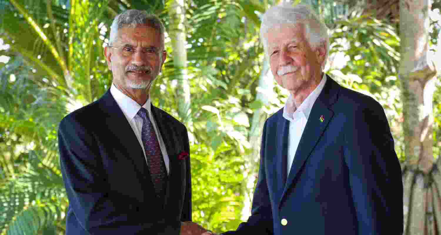 Indian Foreign Minister Dr. S Jaishankar Meets Mauritius Former PM Paul Berenger.