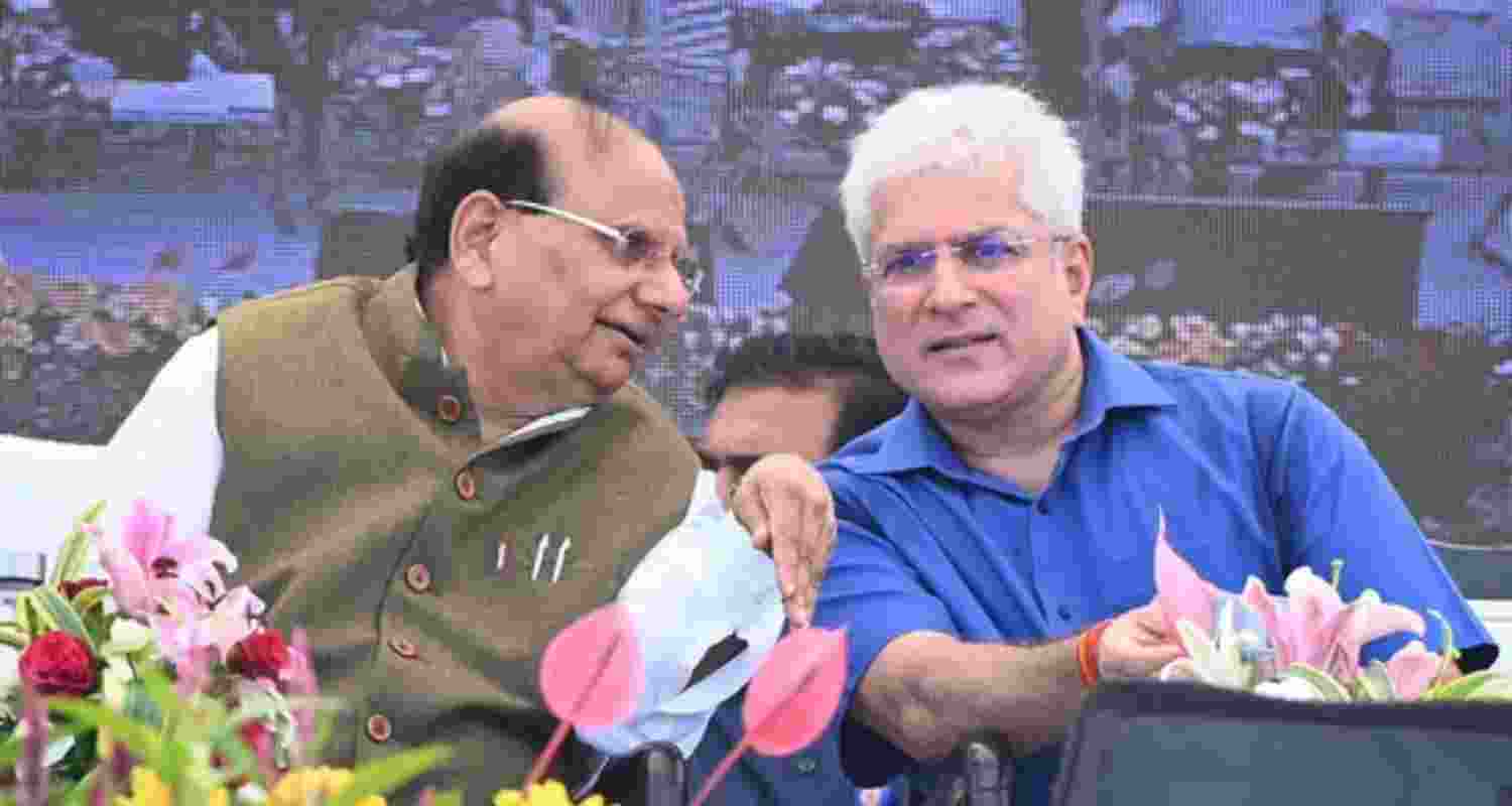 AAP Praises LG Saxena's Choice Of Elected Official Gahlot For Flag Hoisting.