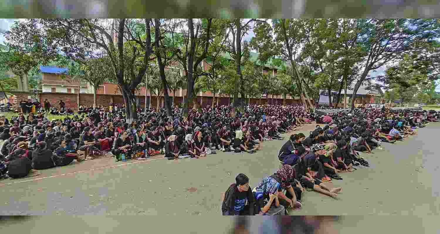 Tensions Rise as Kuki Women Confront Security Forces.