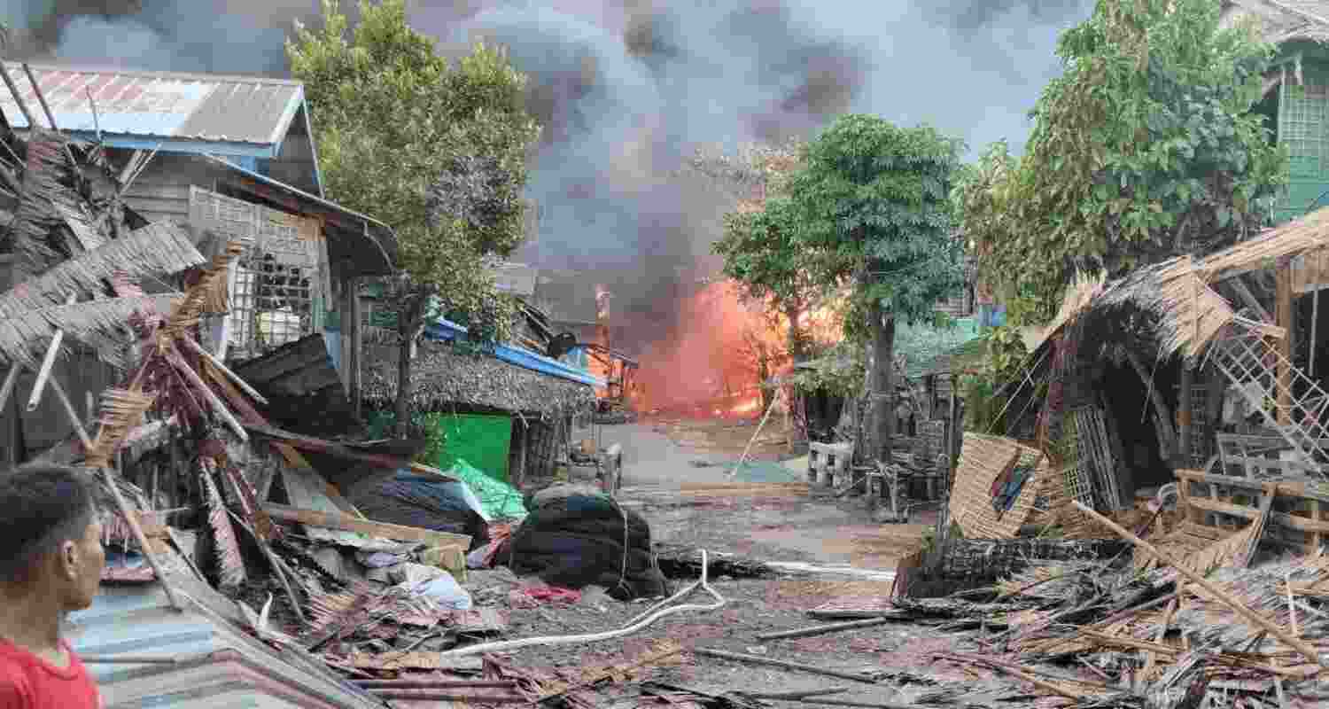 Rakhine air strikes highlight Myanmar humanitarian crisis.