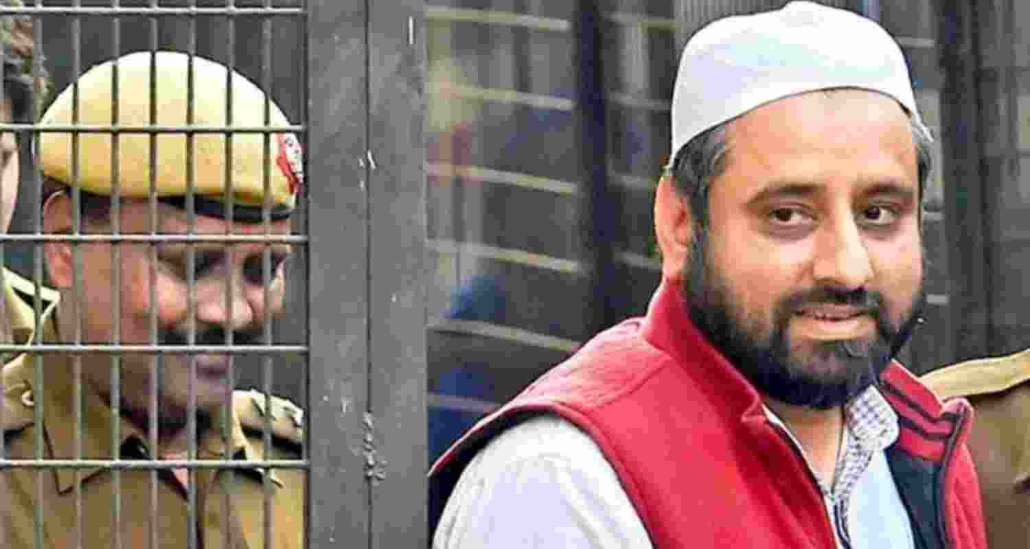 Tensions rise as AAP MLA Amanatullah Khan evades arrest.