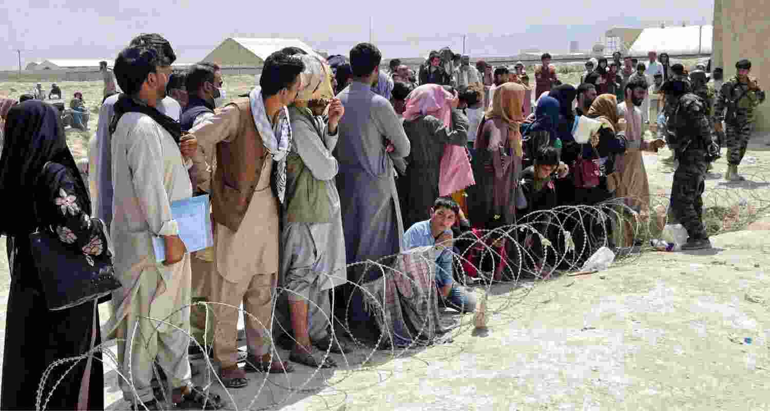 Iran, Pakistan expel hundreds of Afghan refugee families.