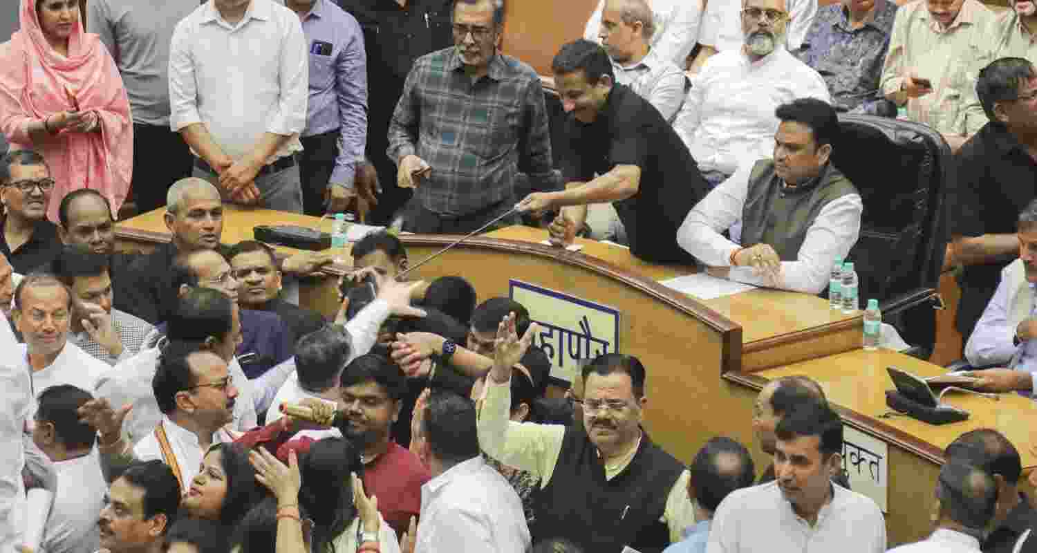 MCD proceedings disrupted amid AAP, BJP councillor clash.