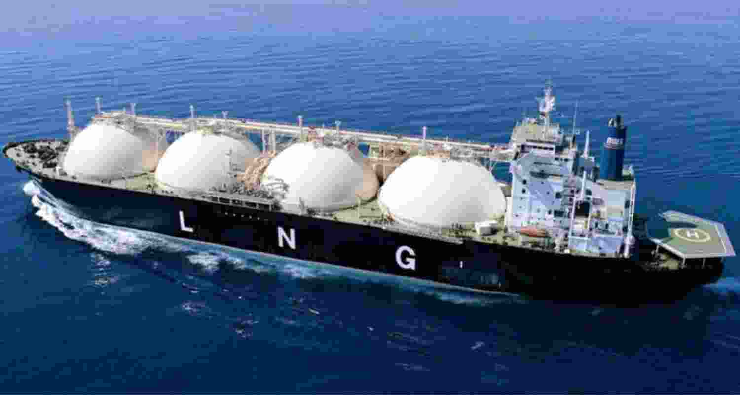 Govt mulls removing import duty on US LNG for trade boost. File Photo.