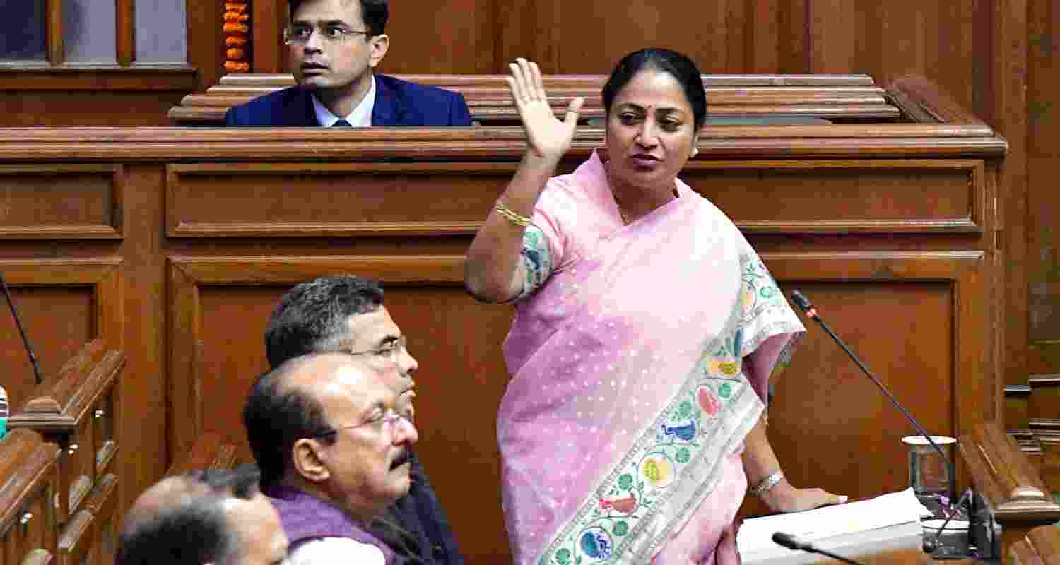 CAG report on vehicle emissions to be presented in Delhi.