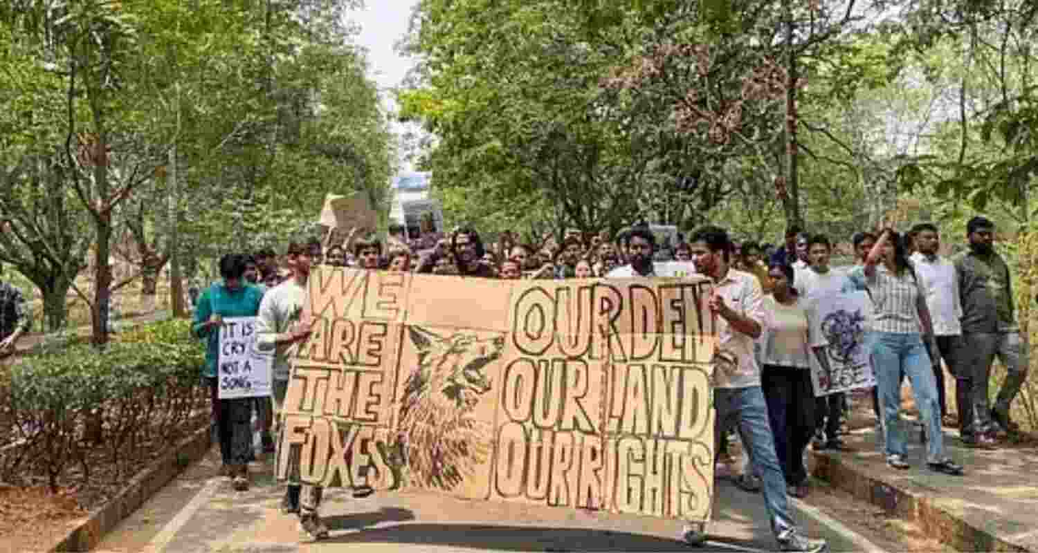 T'gana govt orders withdrawal of police cases against UoH students