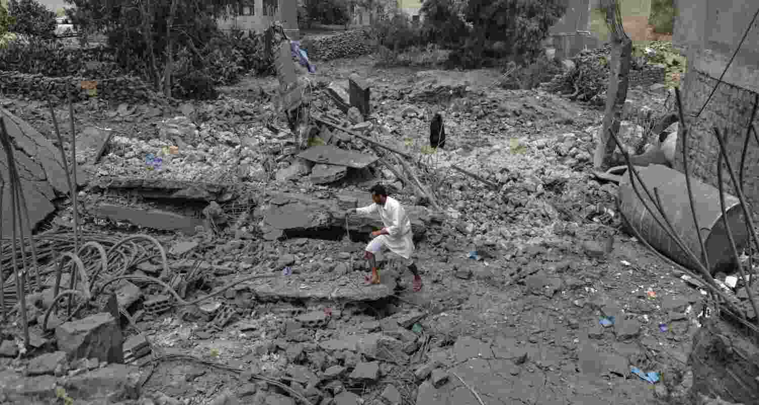 Six Dead 13 Hurt in US Strikes on Yemen Factory.