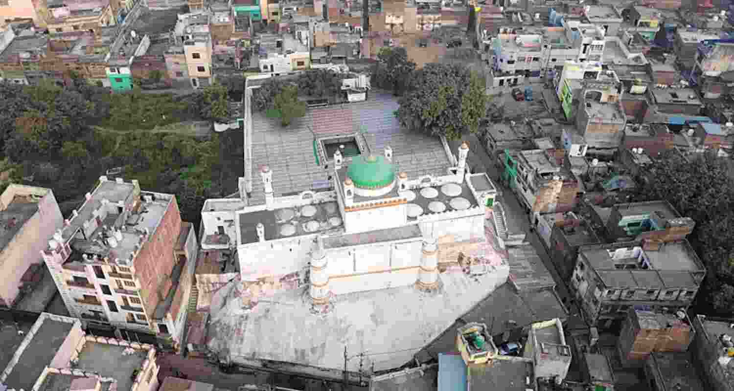 Statue plan in Sambhal sparks legal concerns.