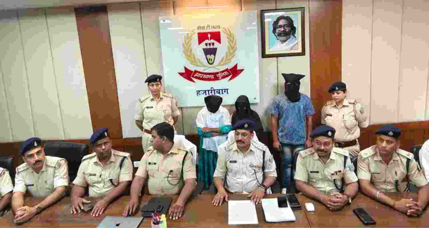 Jharkhand jail escapees arrested in Bengal.