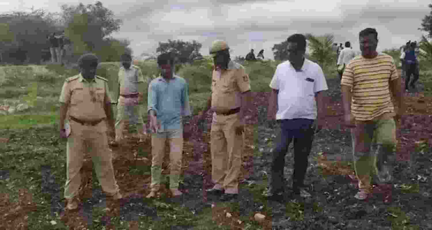 Gadag murder accused confesses leads cops to grave.
