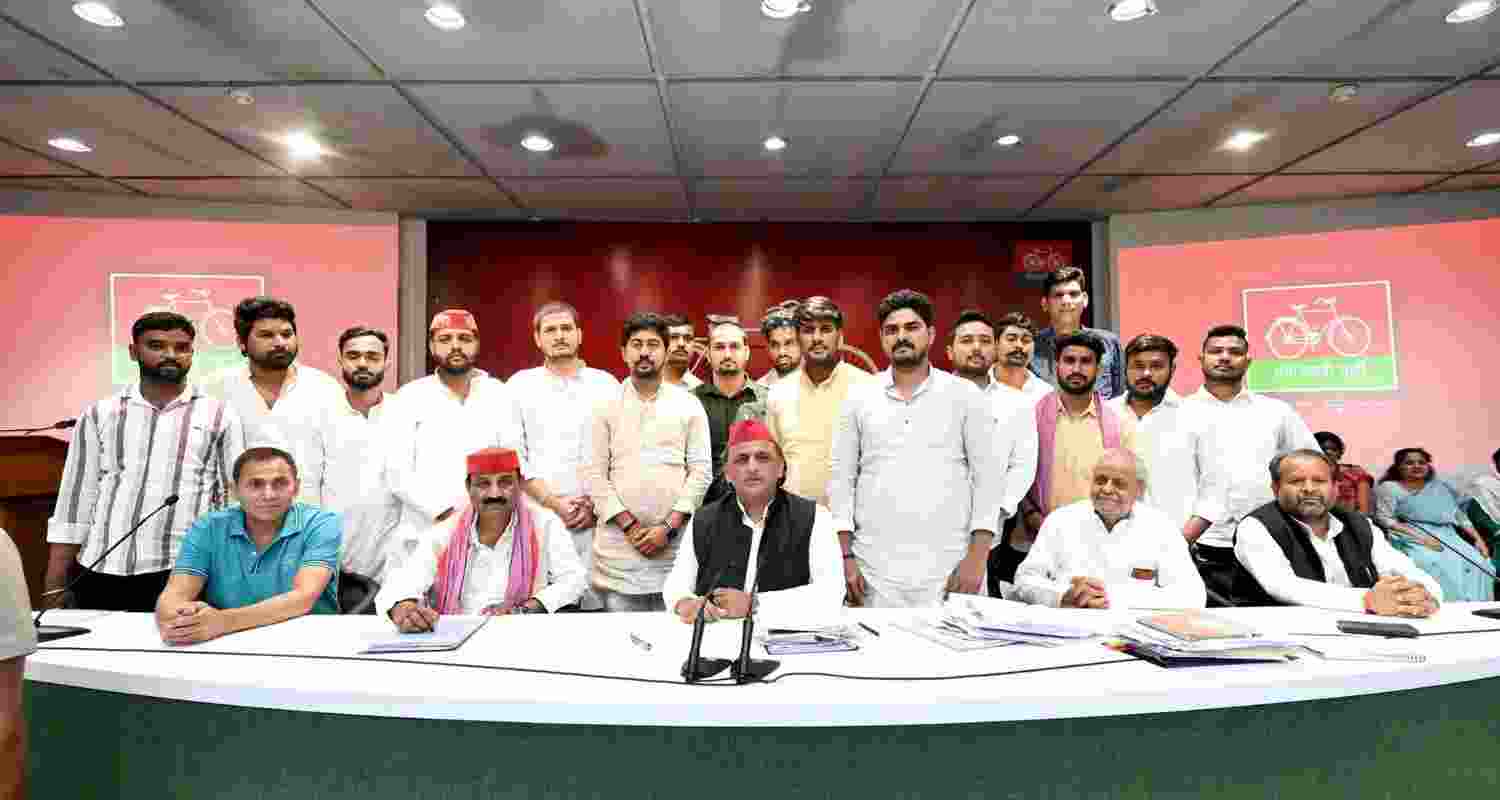 Samajwadi Party Supremo Akhilesh Yadav hits out at BJP over metro promise in Gorakhpur.