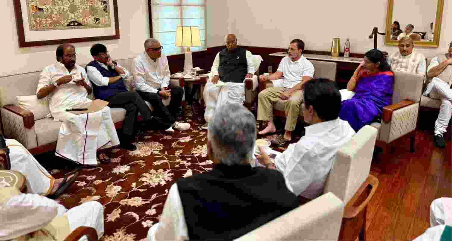 INDIA Bloc Sets Strategy for Monsoon Session Sindoor Talk.
