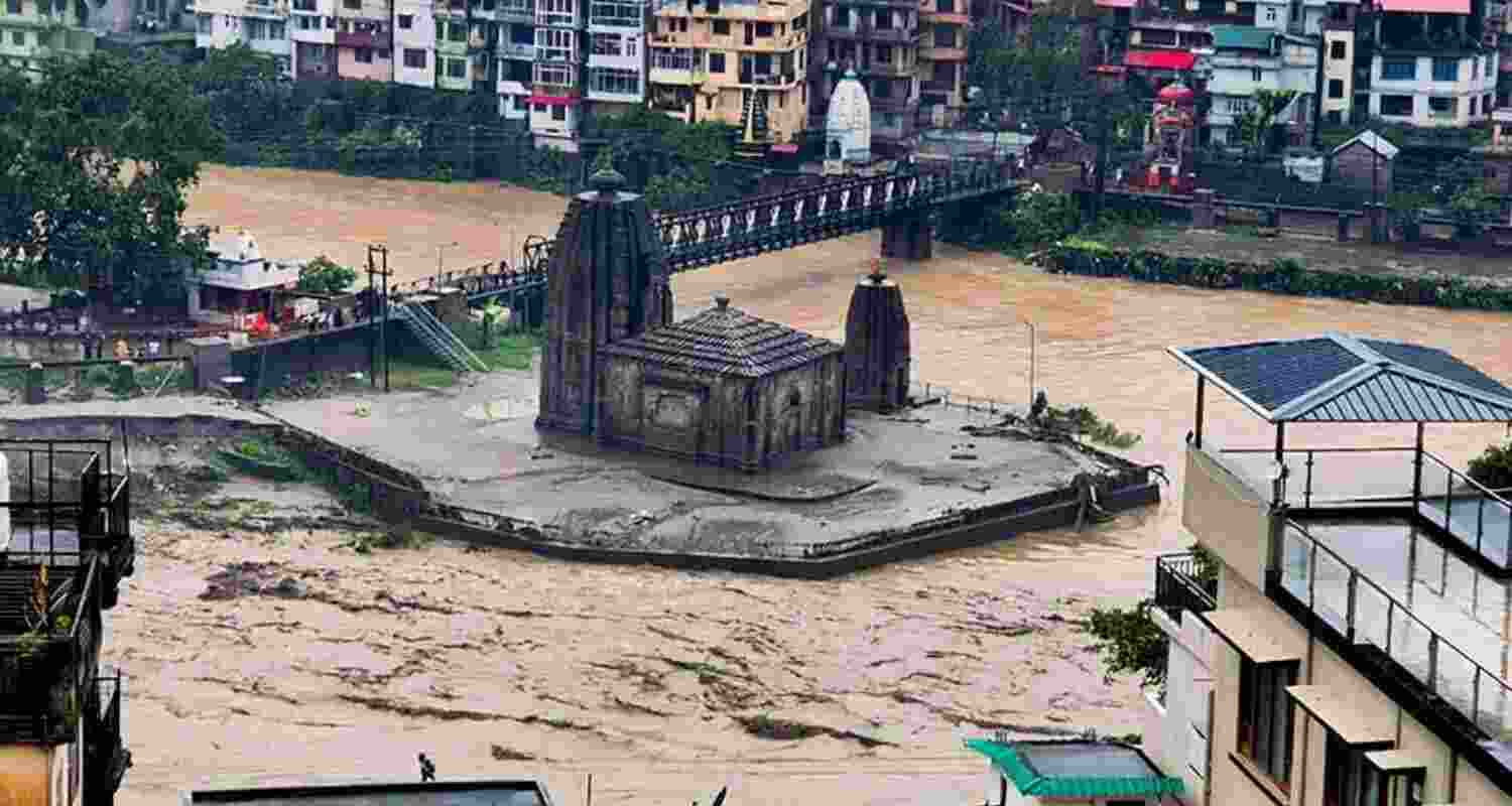 Flash floods block Chandigarh-Manali highway in Mandi.