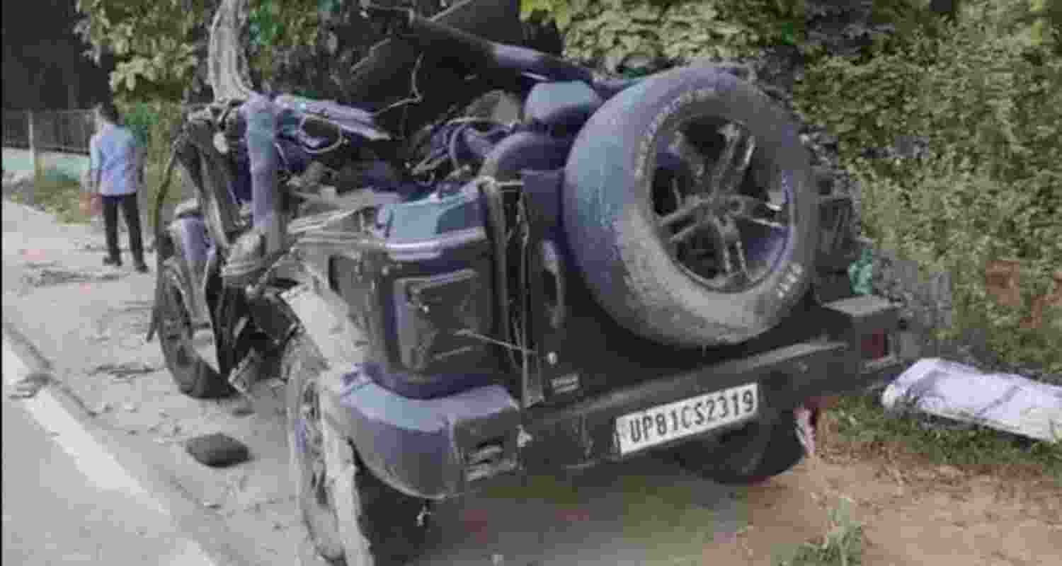 Delhi-Jaipur Expressway crash kills five passengers in Thar.