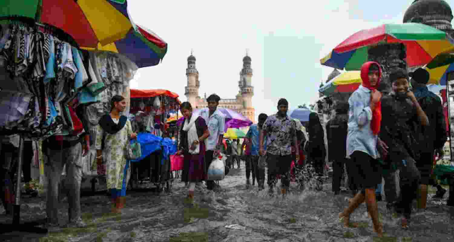 Over 1000 evacuated as floods hit Hyderabad city.