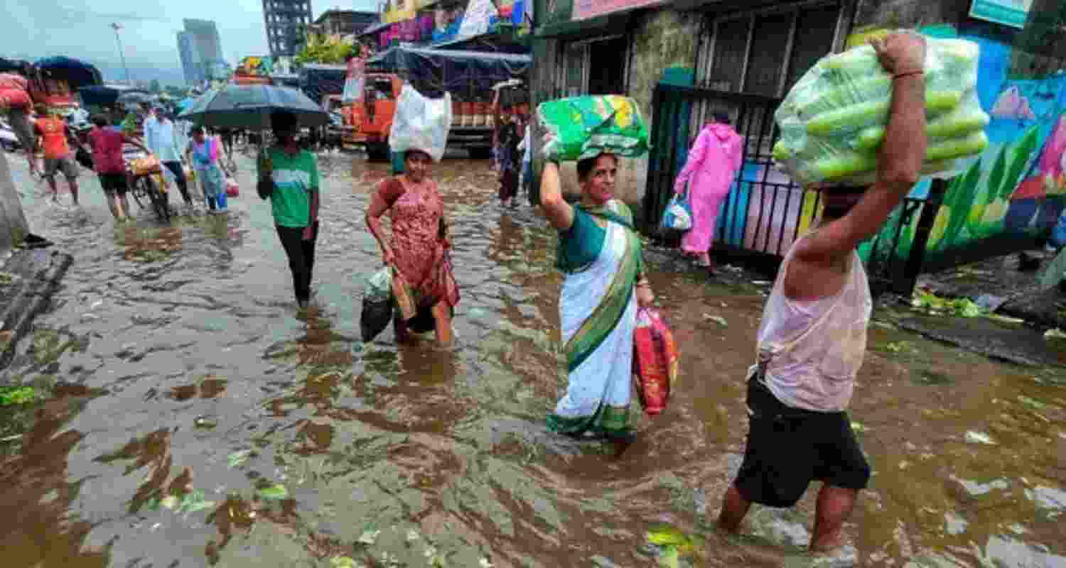Mumbai sees intense showers as Maharashtra reels from floods.