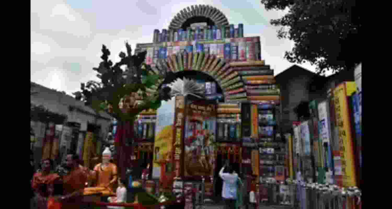 Durga Puja committee builds library-inspired pandal in Ranchi.