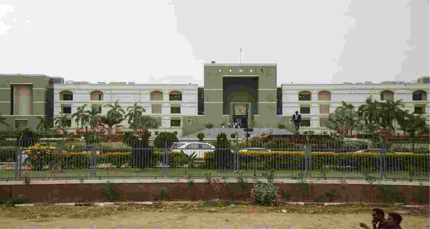 Gujarat court holds foreign funder liable in conversion case.