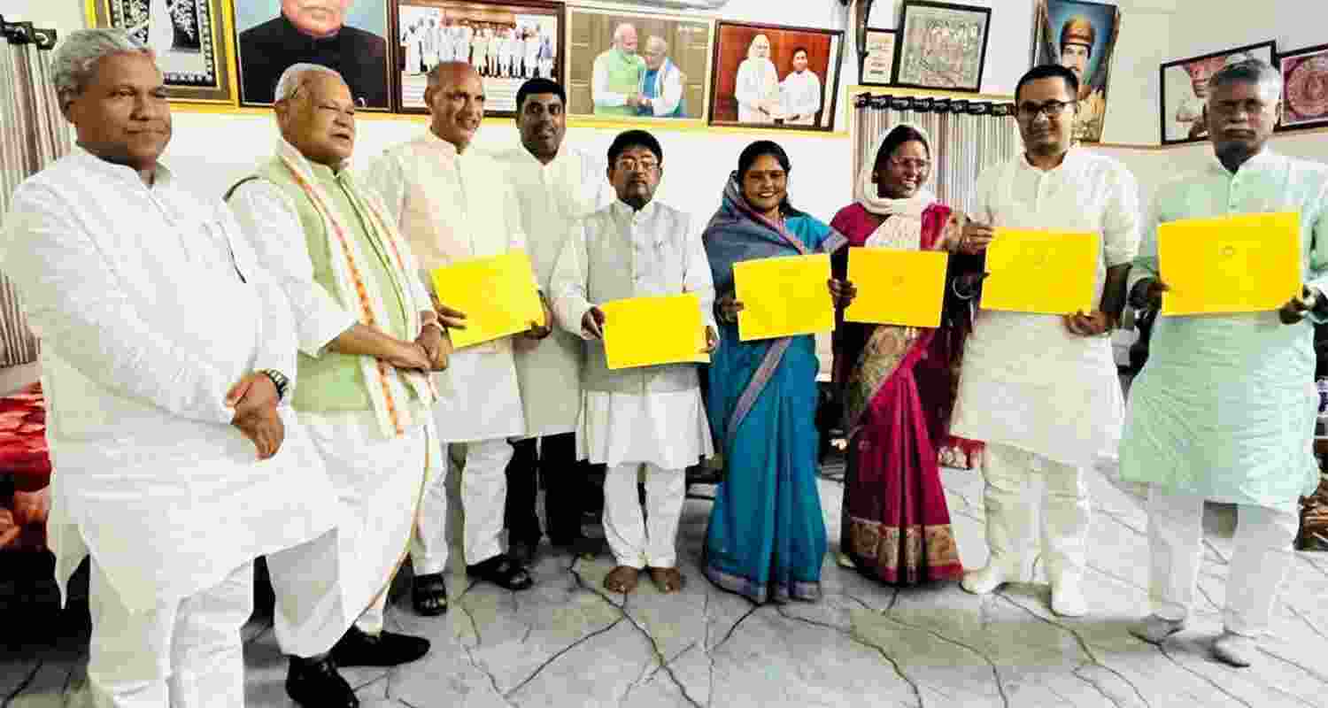 Jitan Ram Manjhi unveils HAM(S) candidates for Bihar polls.