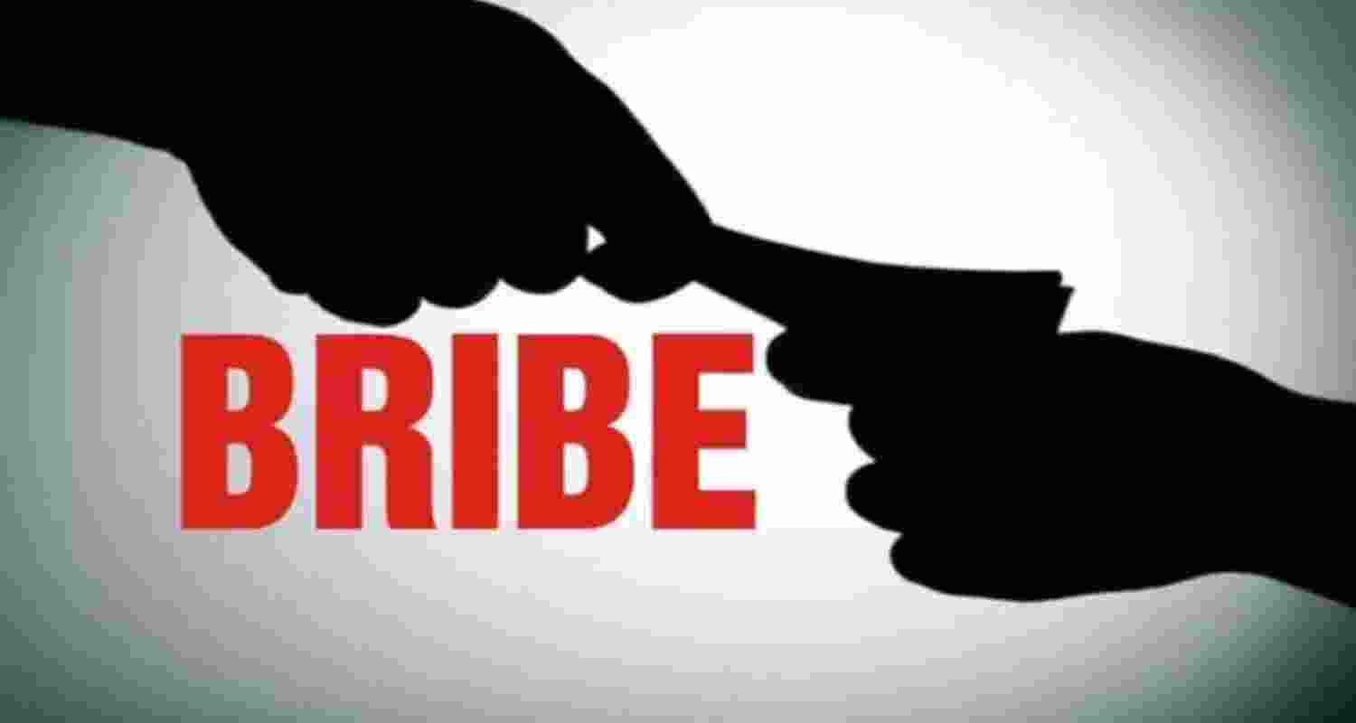 ACB nabs J&K Revenue official taking bribe, Rs 35 L cash seized