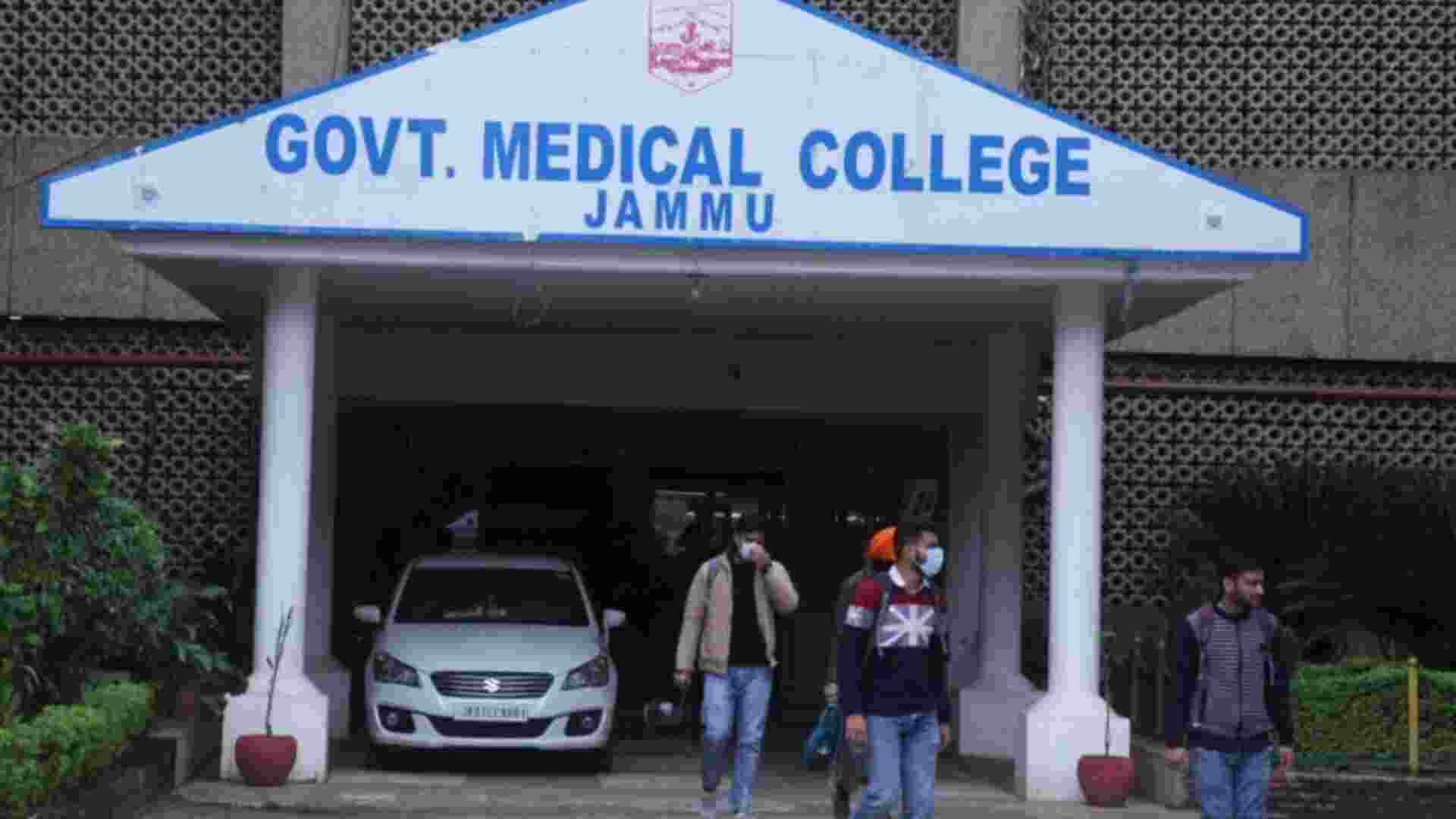 Jr docs go on flash strike after assault by attendants in Jammu