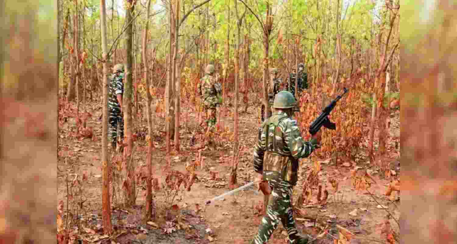 Maoist Commander killed in encounter with forces in Jharkhand.