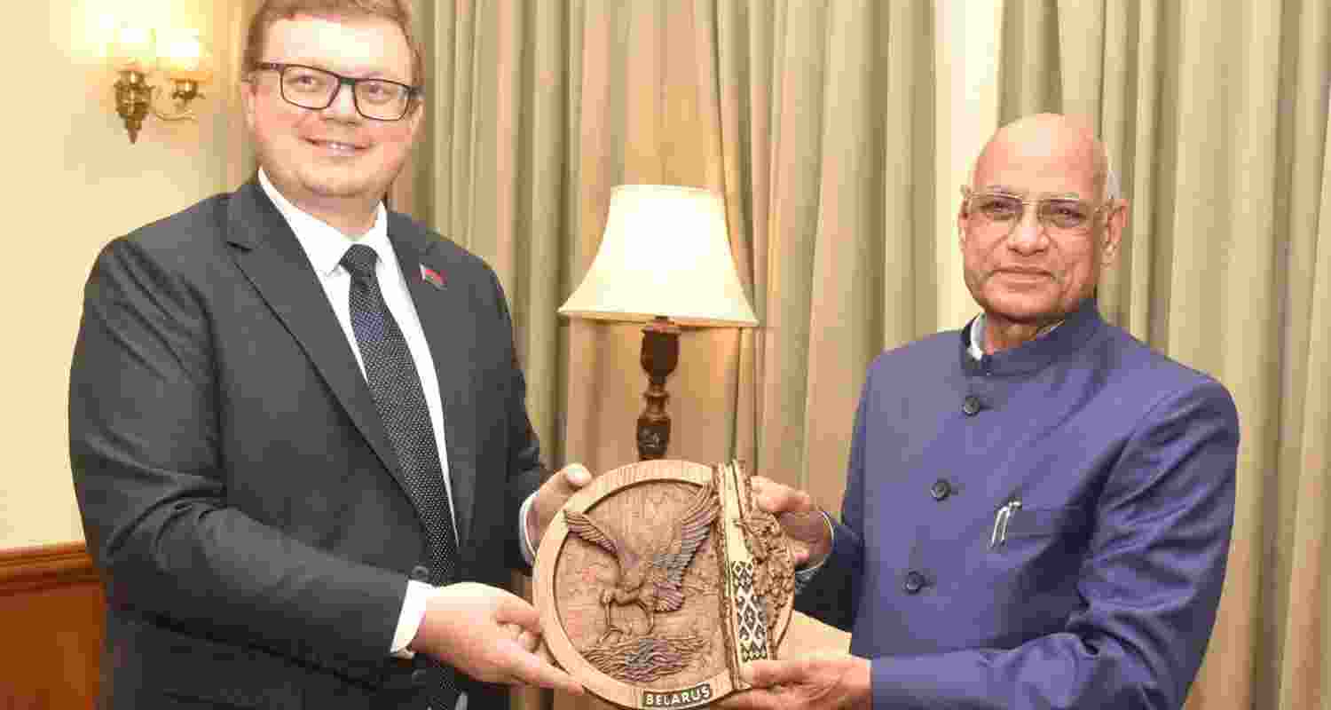 Consul General of Belarus in Mumbai Aliaksandra Matsukou, holds discussions with Maharashtra Governor Ramesh Bais. Image X.