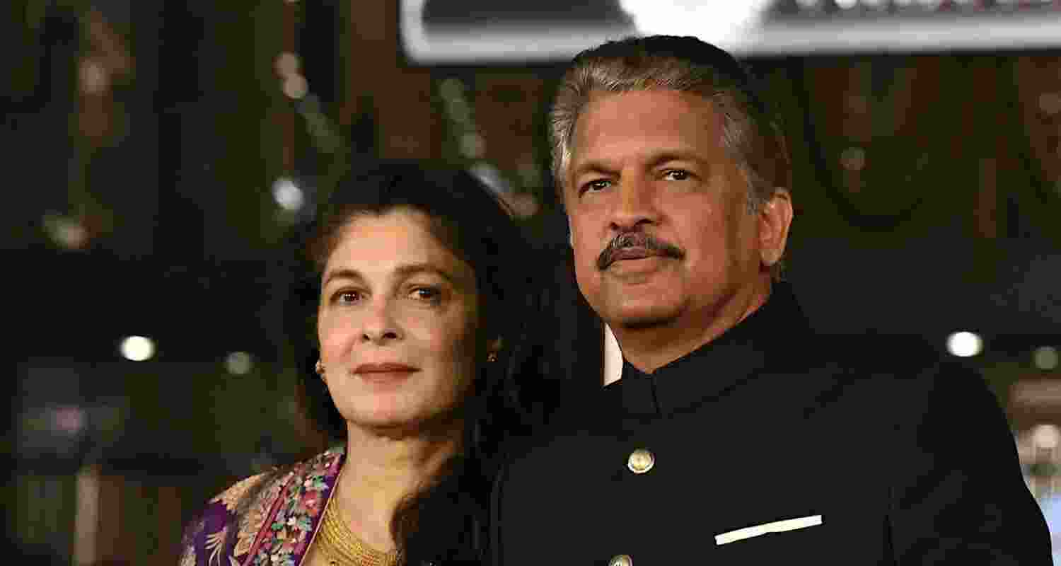 "I love staring at my wife," says Mahindra in work-life debate