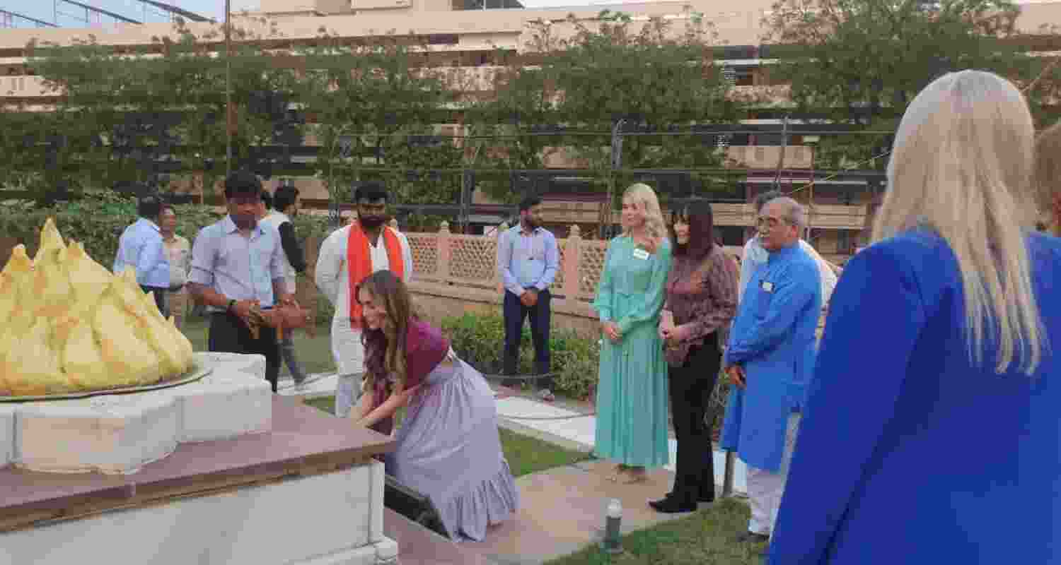 Miss World Contestants at Nagpur RSS Headquarters. Image X.