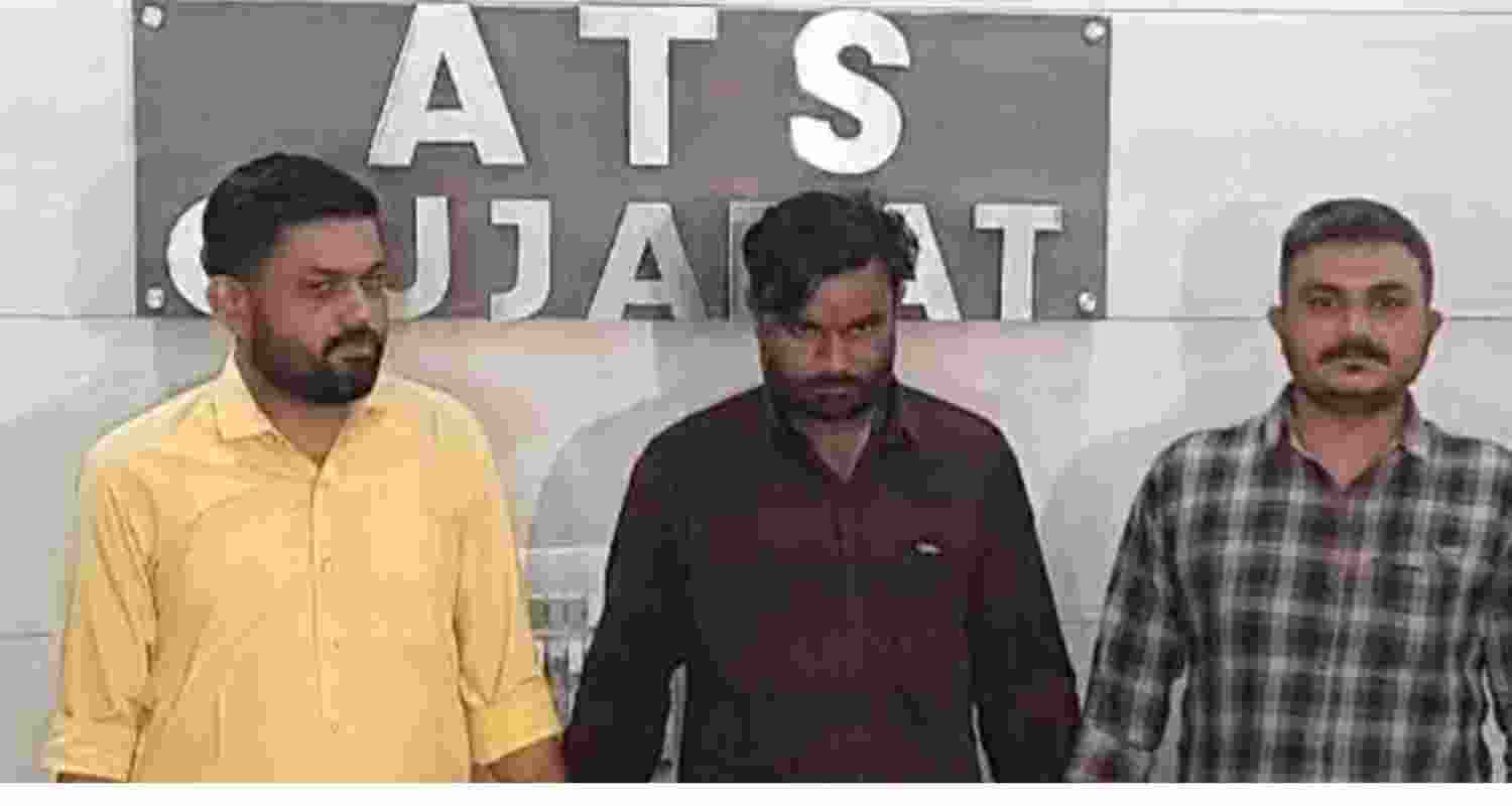 Coast Guard insider caught sharing intel with Pakistani agent for ₹200 per day.