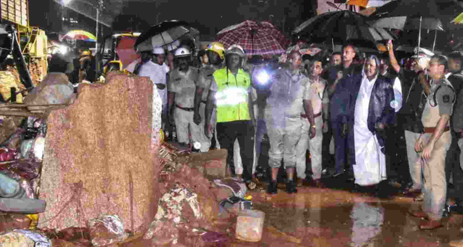 The chief minister questioned officials over the manner in which soil had been dumped near the wall.