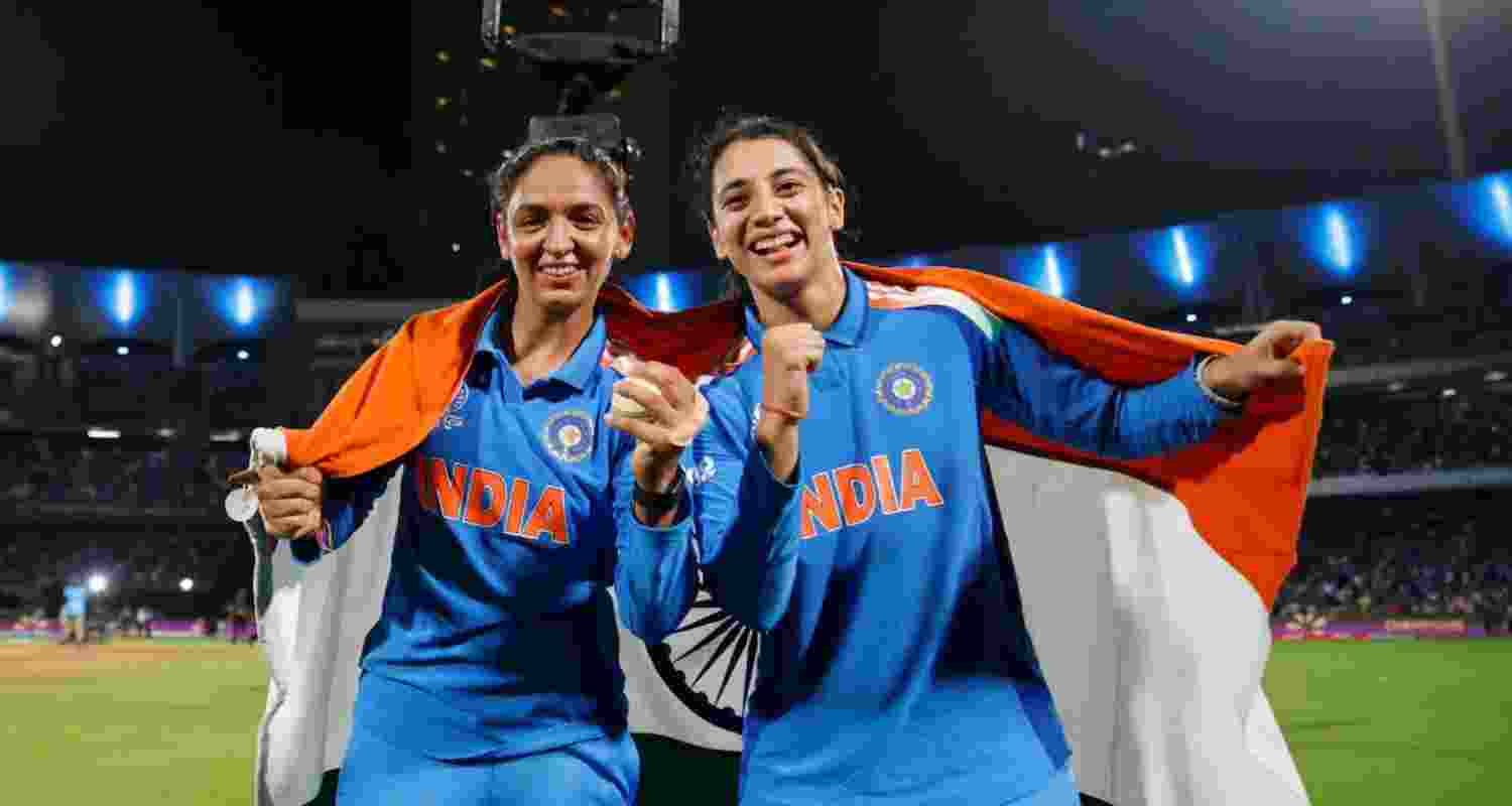 Skipper Harmanpreet Kaur and (right) Smriti Mandhana. 