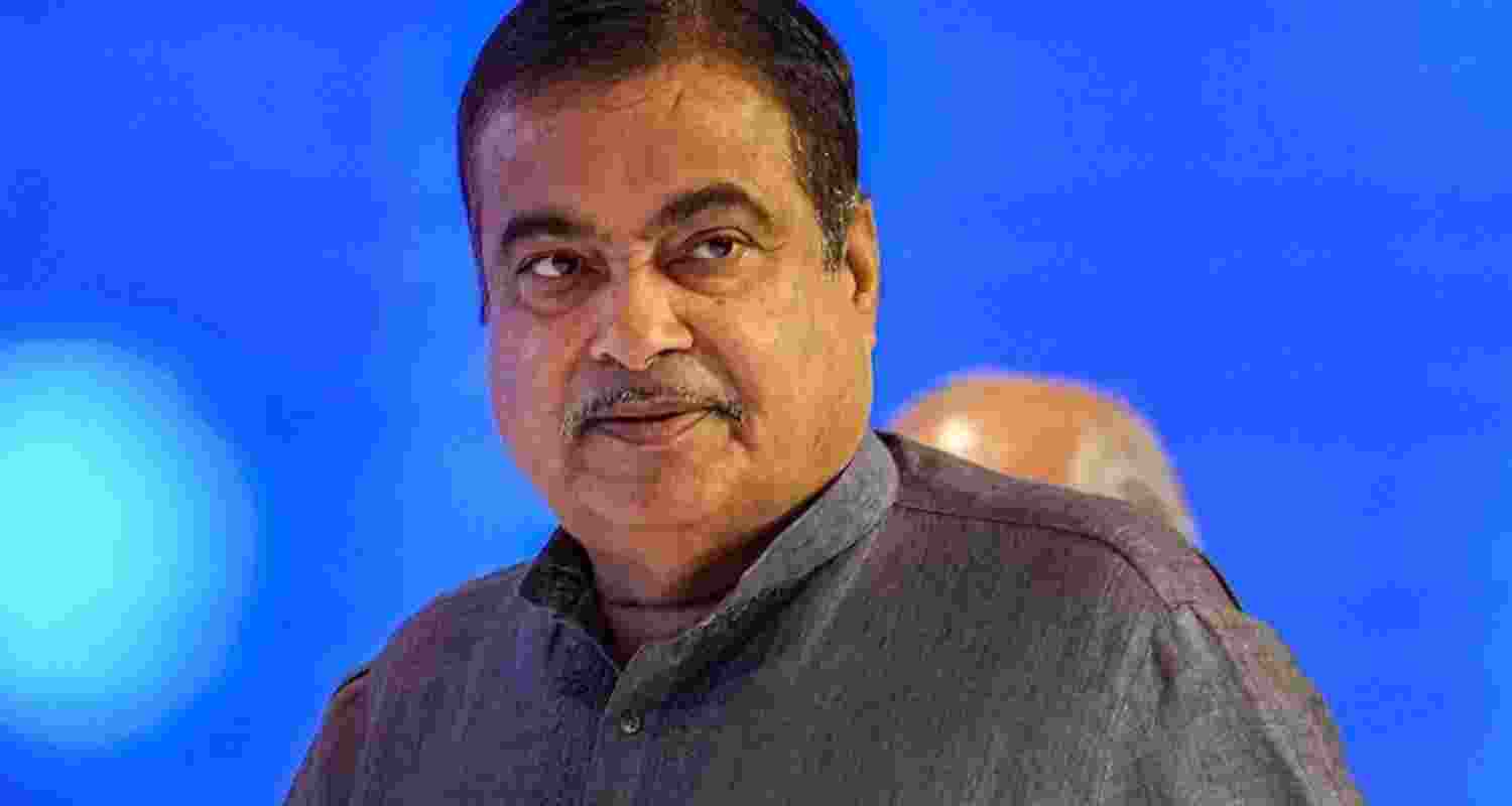 Build with stainless steel Shivaji statue would have been fine: Gadkari Build with stainless steel Shivaji statue would have been fine: Gadkari