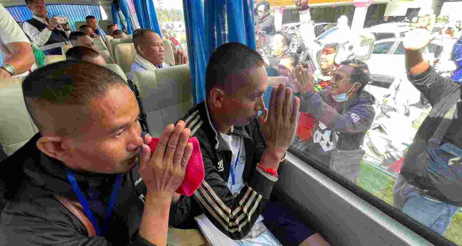 Thailand releases 18 Cambodian prisoners of war Thailand releases 18 Cambodian prisoners of war