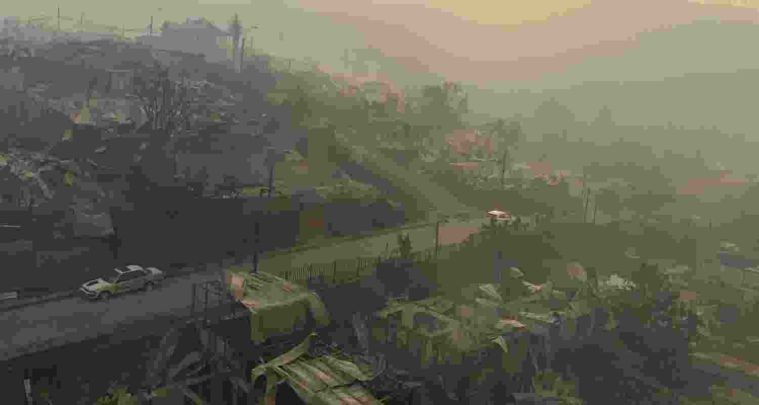 Firefighters were struggling to extinguish the flames, but strong winds and scorching weather hampered their efforts Sunday with temperatures topping 38 degrees Celsius Firefighters were struggling to extinguish the flames, but strong winds and scorching weather hampered their efforts Sunday with temperatures topping 38 degrees Celsius